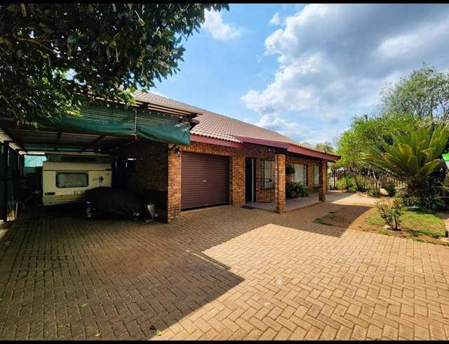 3 BEDROOM HOUSE FOR SALE IN LYDENBURG
